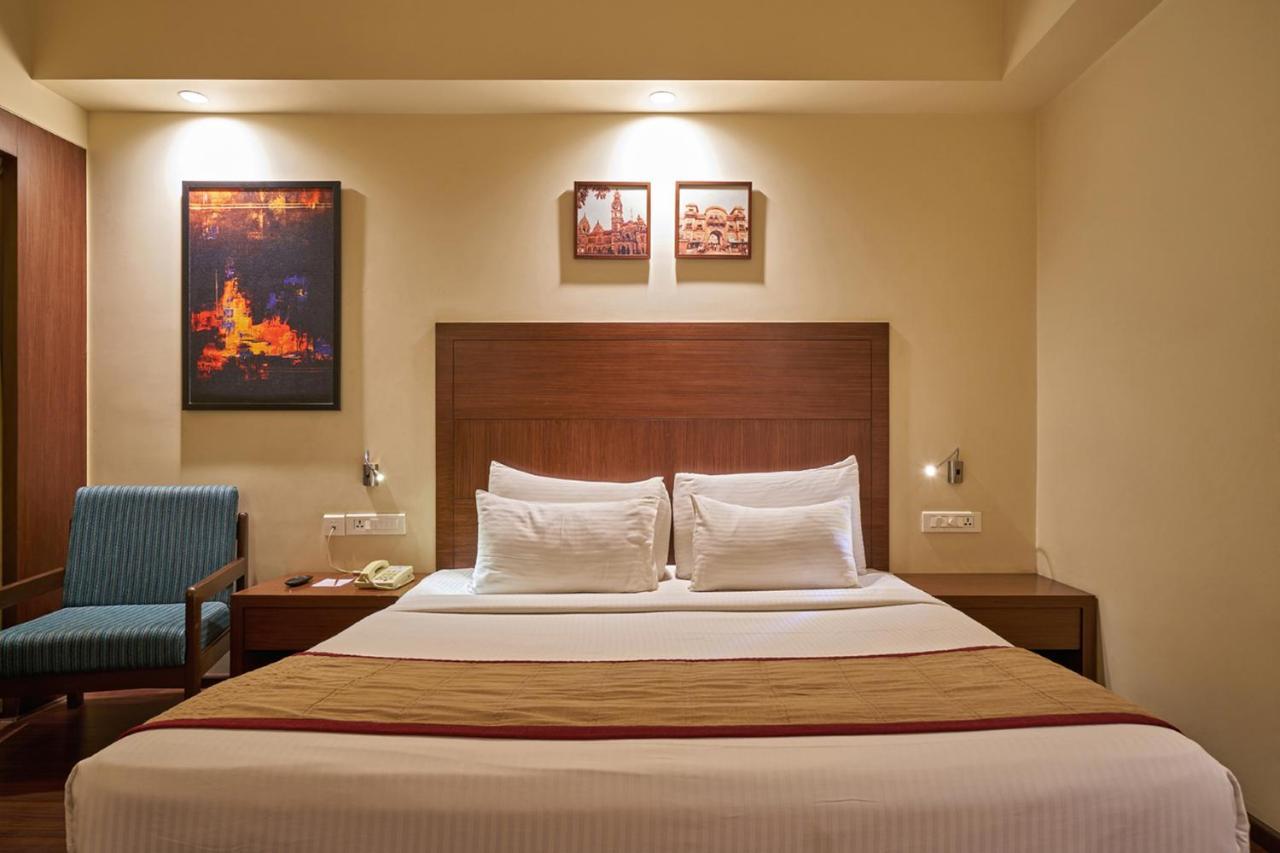 Hotel Ramee Panchshil Kolhapur Esterno foto