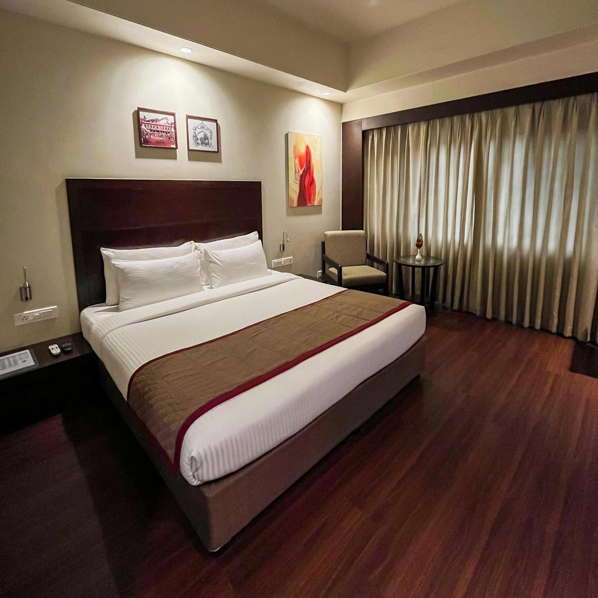 Hotel Ramee Panchshil Kolhapur Esterno foto