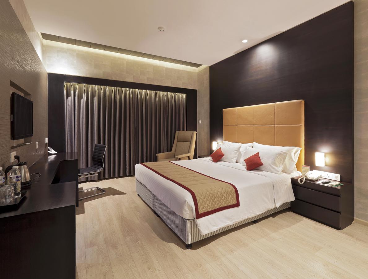 Hotel Ramee Panchshil Kolhapur Esterno foto