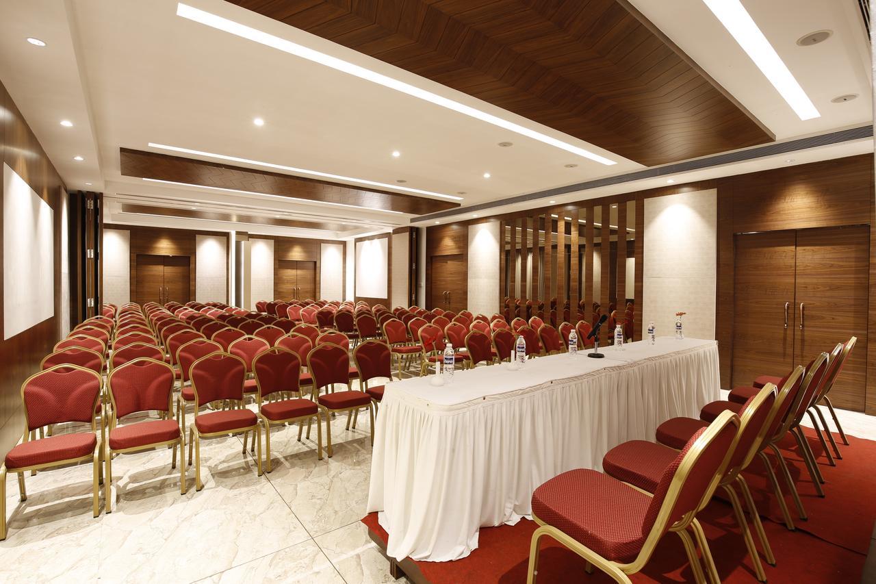 Hotel Ramee Panchshil Kolhapur Esterno foto