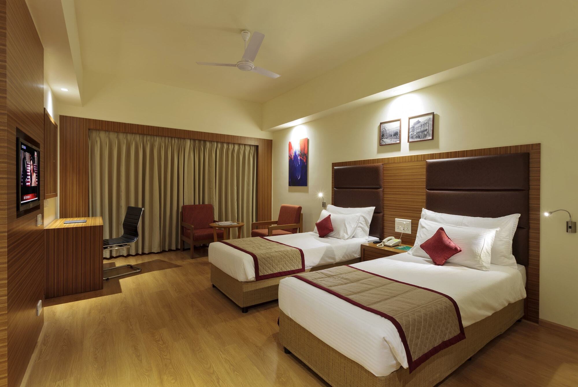 Hotel Ramee Panchshil Kolhapur Esterno foto
